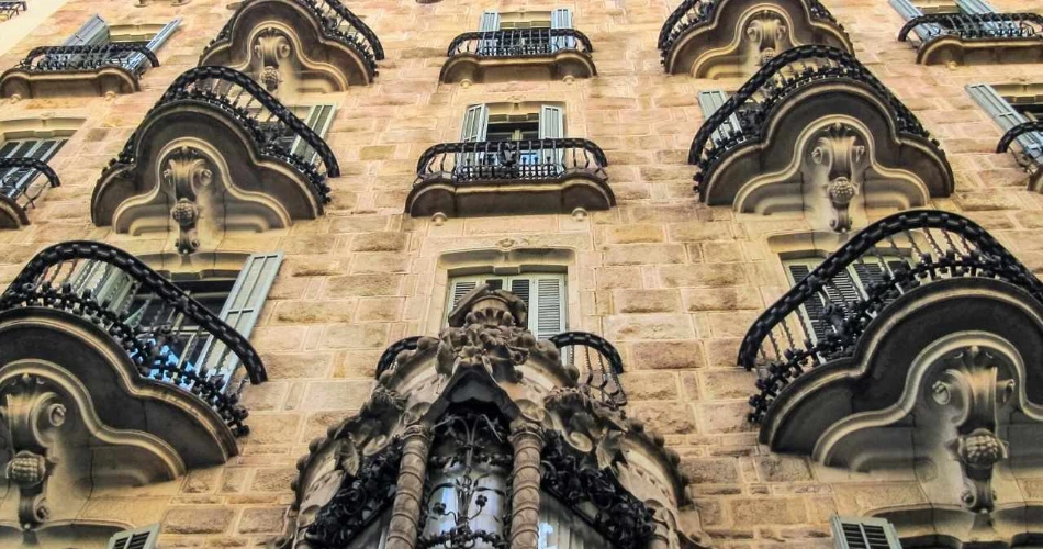 Barcelona in 48 Hours: Gaudí, Tapas & Beaches